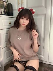 [Фото интернет-знаменитости COSER] Персиковая девушка Ицзян - под футболкой