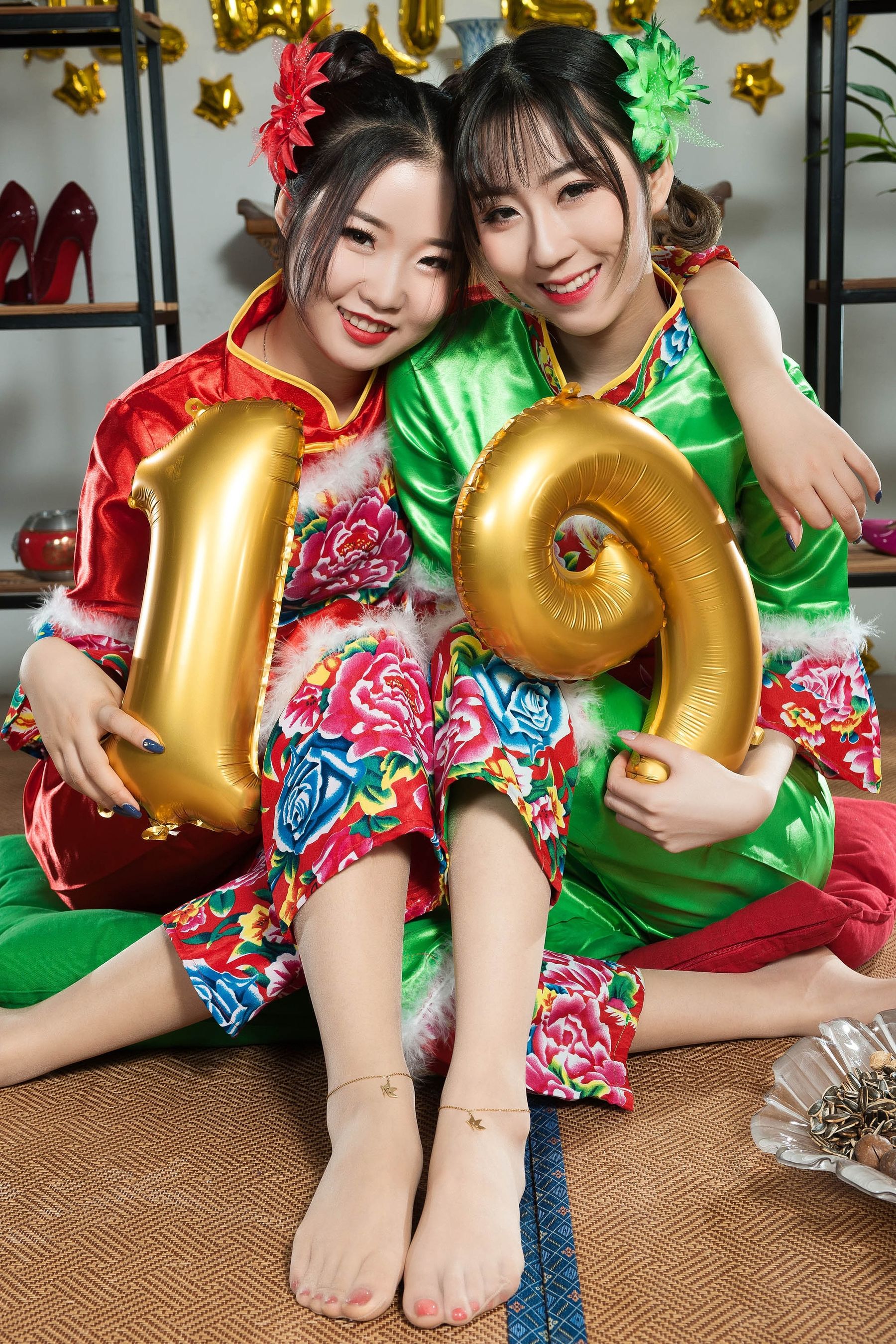 Yuanyuan & Yumei "New Year's Silk Foot Welfare" [丽柜Ligui] Internet Beauty Page 8 No.42bb97