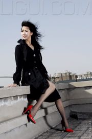 [丽柜LiGui] Model 程海伦《紅與黑》丝足写真图片
