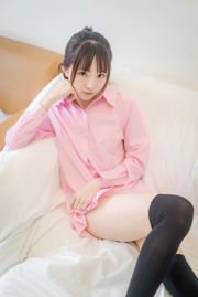 [Net Red COSER] Anime blogger Kitaro_ Kitaro - Pink Shirt